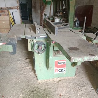 1Máquinacombinada(sierra,tupi, regruesadora)2Prens