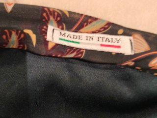 Falda envolvente estampada talla única.