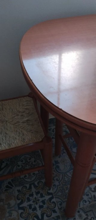 Mesa libro cocina, con cajón y 3 taburetes.