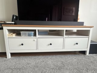 Vendo Estantería Billy y regalo mueble TV Hemnes