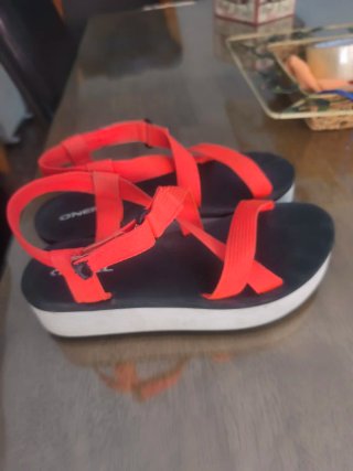Sandalias O'Neill plataforma naranja y negro