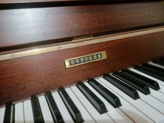 Piano Vertical Günther