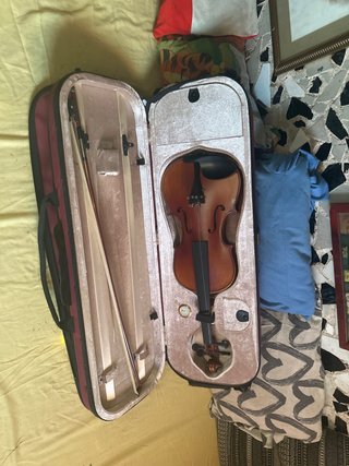 Violín con funda y arco