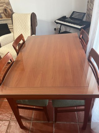 Mesa salón grande y pequeña y vitrina para tele