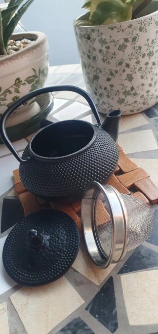 Tetera de hierro fundido negra