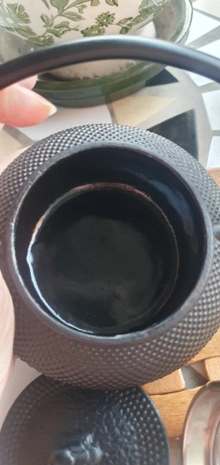 Tetera de hierro fundido negra