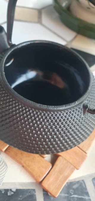 Tetera de hierro fundido negra