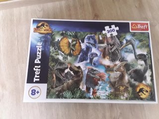 Puzzle Trefl Jurassic World 300 piezas