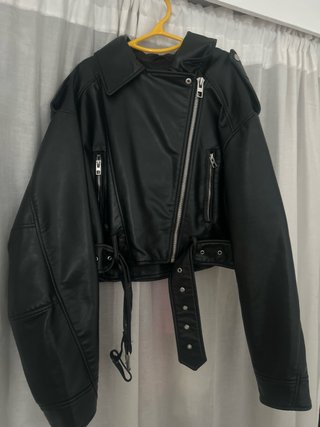 Chaqueta de cuero negra