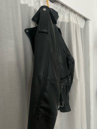 Chaqueta de cuero negra