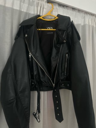 Chaqueta de cuero negra