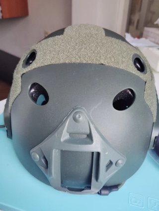 Casco táctico tipo FAST PJ airsoft o paintball.
