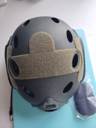 Casco táctico tipo FAST PJ airsoft o paintball.