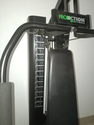 Máquina de musculación BH PROACTION