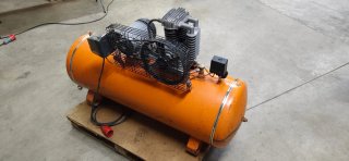 Compresor Airmatic 300L