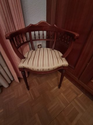Silla de esquina vintage estilo clásico