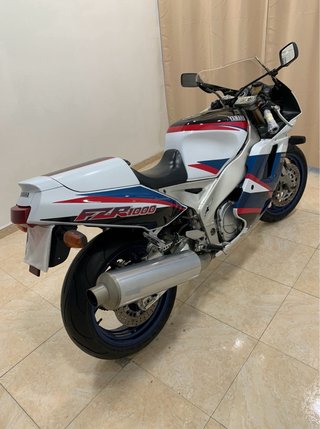 Yamaha FZR 1000 Exup