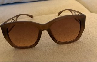Gafas de sol Guess marrones