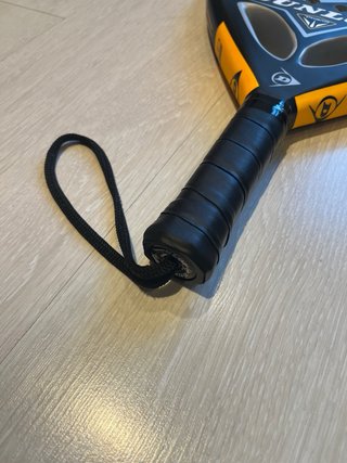 Pala de pádel Dunlop Skin Attack.