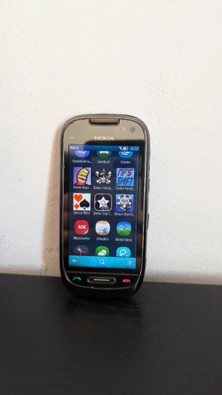 Due Nokia C7 Argento e Nero