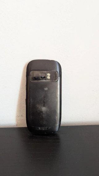 Due Nokia C7 Argento e Nero