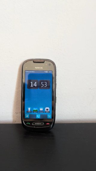 Due Nokia C7 Argento e Nero
