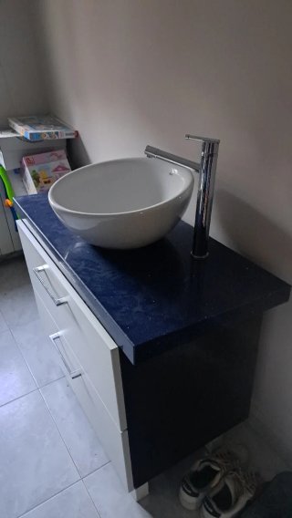 Lavabo de baño moderno