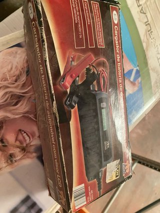 Cargador Batería Coche/Moto LCD