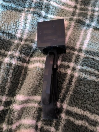 Boneco Enderman Minecraft com Bloco