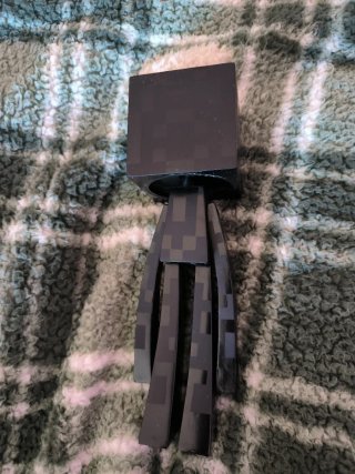 Boneco Enderman Minecraft com Bloco