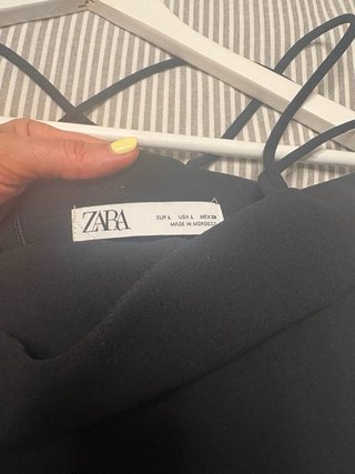 Vestido negro corto Zara tirantes finos