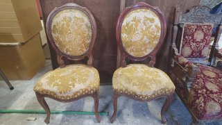 Juego de 2 sillas antiguas tapizadas