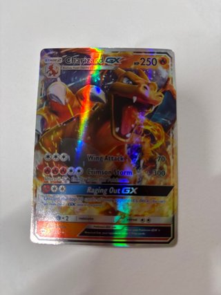 Carta Pokémon Charizard GX