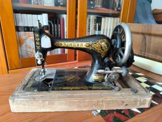 Máquina de coser Singer antigua