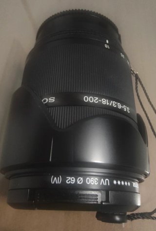 Objetivo Sony 18-200mm f/3.5-6.3 DT