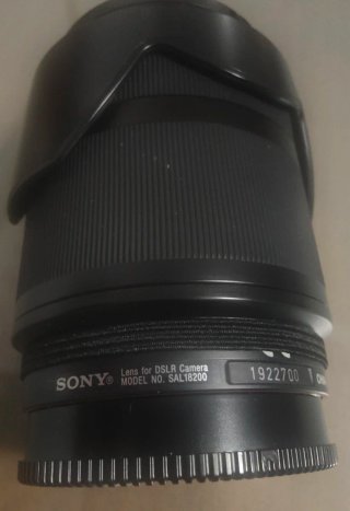 Objetivo Sony 18-200mm f/3.5-6.3 DT