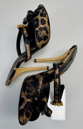 Sandalias Dolce & Gabbana con pedrería
