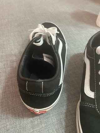 Zapatillas Vans Negras y Blancas