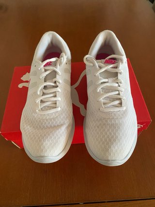 Zapatillas Nike Blancas y Rosas
