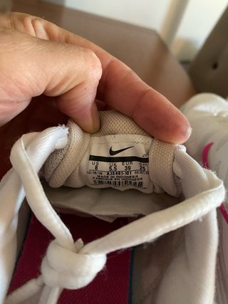 Zapatillas Nike Blancas y Rosas