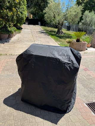 Barbacoa IKEA GRILLSKÄR con isla auxiliar