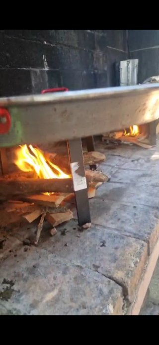 Soporte/trébede para caldero o paella