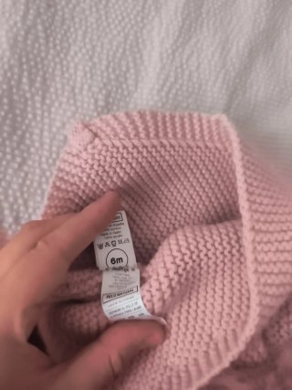 Gorro Pangasa rosa con pompón