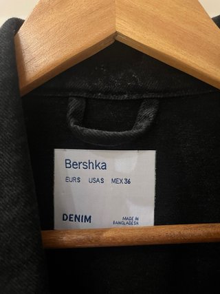 Chaqueta vaquera negra Bershka