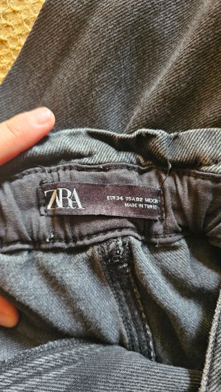 Pantaloni jeans Zara, tg 34