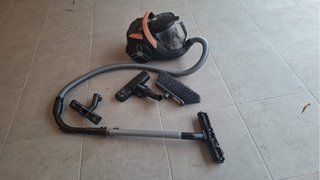Aspiradora Rowenta sin bolsa como nueva