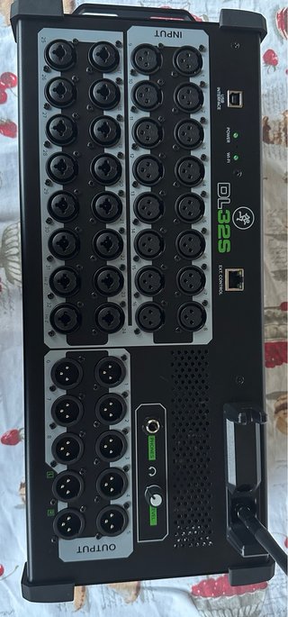Mackie DL32S Digital Mixer