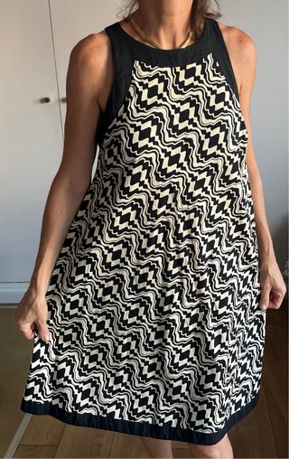 Vestido estampado beige y negro