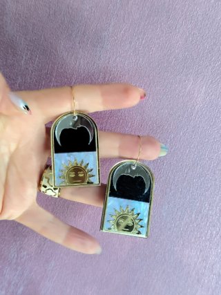 Pendientes metacrilato sol y luna dorados