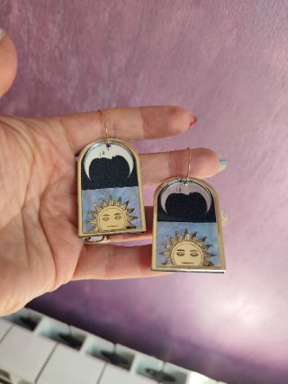 Pendientes metacrilato sol y luna dorados